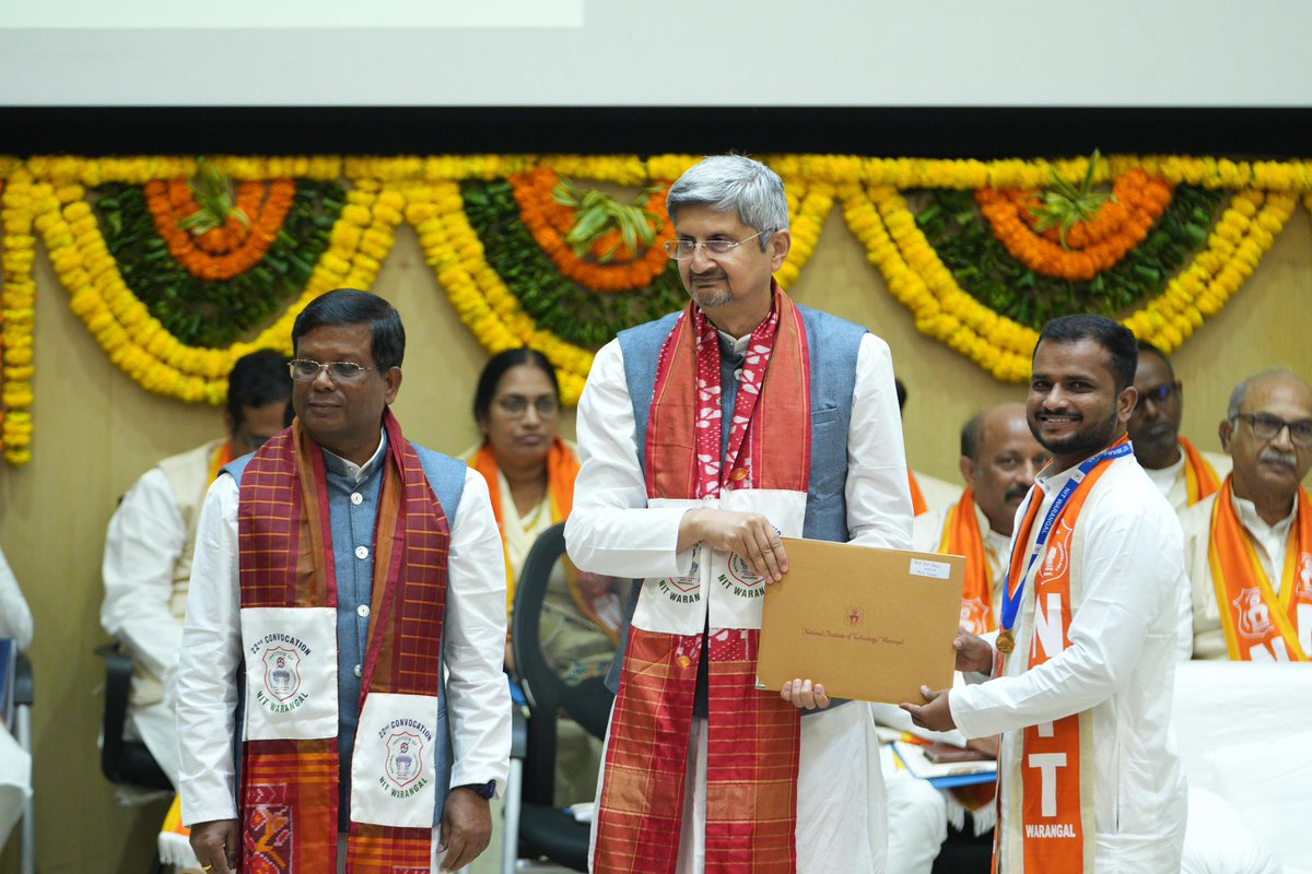 warangal_nit's tweet photo. Gold medallists receiving their degrees.
Congratulations to all the awardees for their exceptional achievements! Your success inspires us all to aim higher.
#NITWarangal #Convocation2024 #GoldMedalists #nitw #graduation #graduands #Graduation2024 #graduationday https://t.co/yeb1vGyoSo