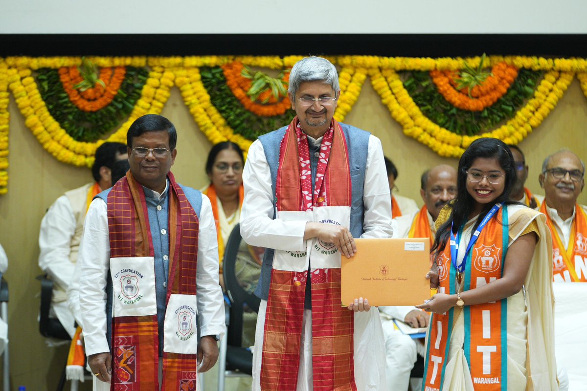 warangal_nit's tweet photo. Gold medallists receiving their degrees.
Congratulations to all the awardees for their exceptional achievements! Your success inspires us all to aim higher.
#NITWarangal #Convocation2024 #GoldMedalists #nitw #graduation #graduands #Graduation2024 #graduationday https://t.co/yeb1vGyoSo