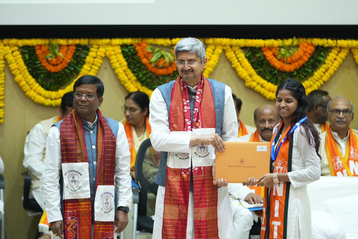 warangal_nit's tweet photo. Gold medallists receiving their degrees.
Congratulations to all the awardees for their exceptional achievements! Your success inspires us all to aim higher.
#NITWarangal #Convocation2024 #GoldMedalists #nitw #graduation #graduands #Graduation2024 #graduationday https://t.co/yeb1vGyoSo