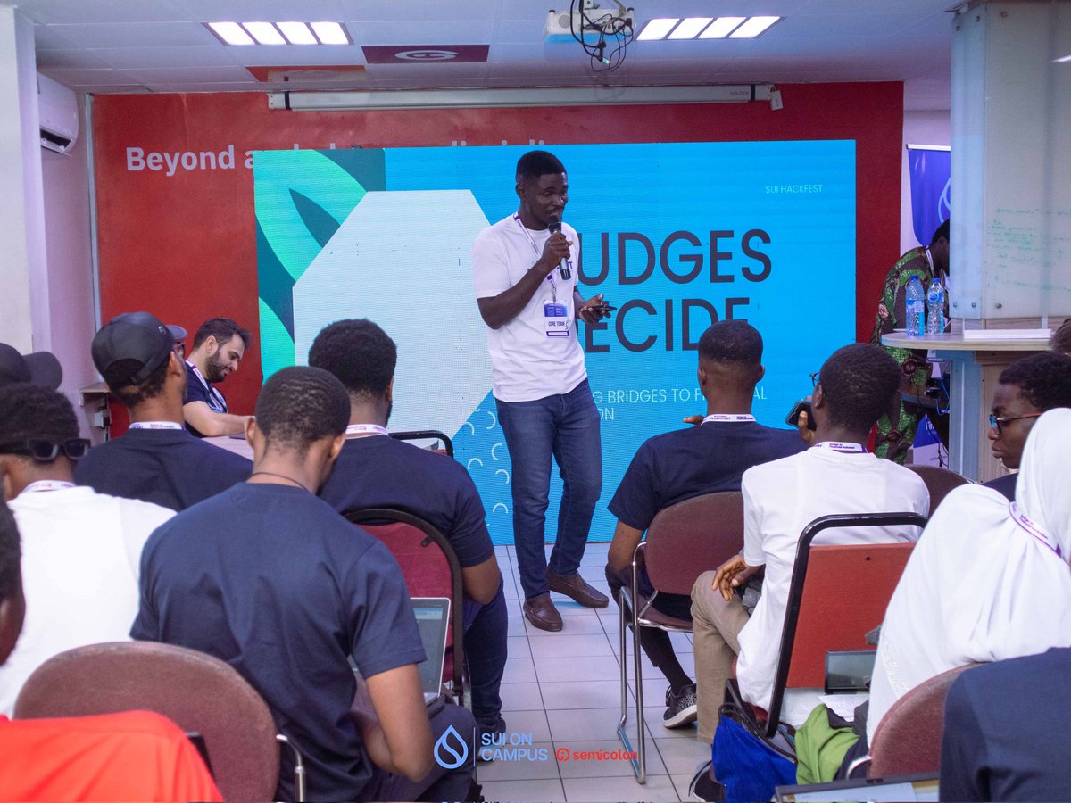suioncampus's tweet photo. The presentation aura here is really tense. We're just getting started here. 

You can stream here 👇👇
https://t.co/cWkPQyHgSo https://t.co/4PZq5cwSqU