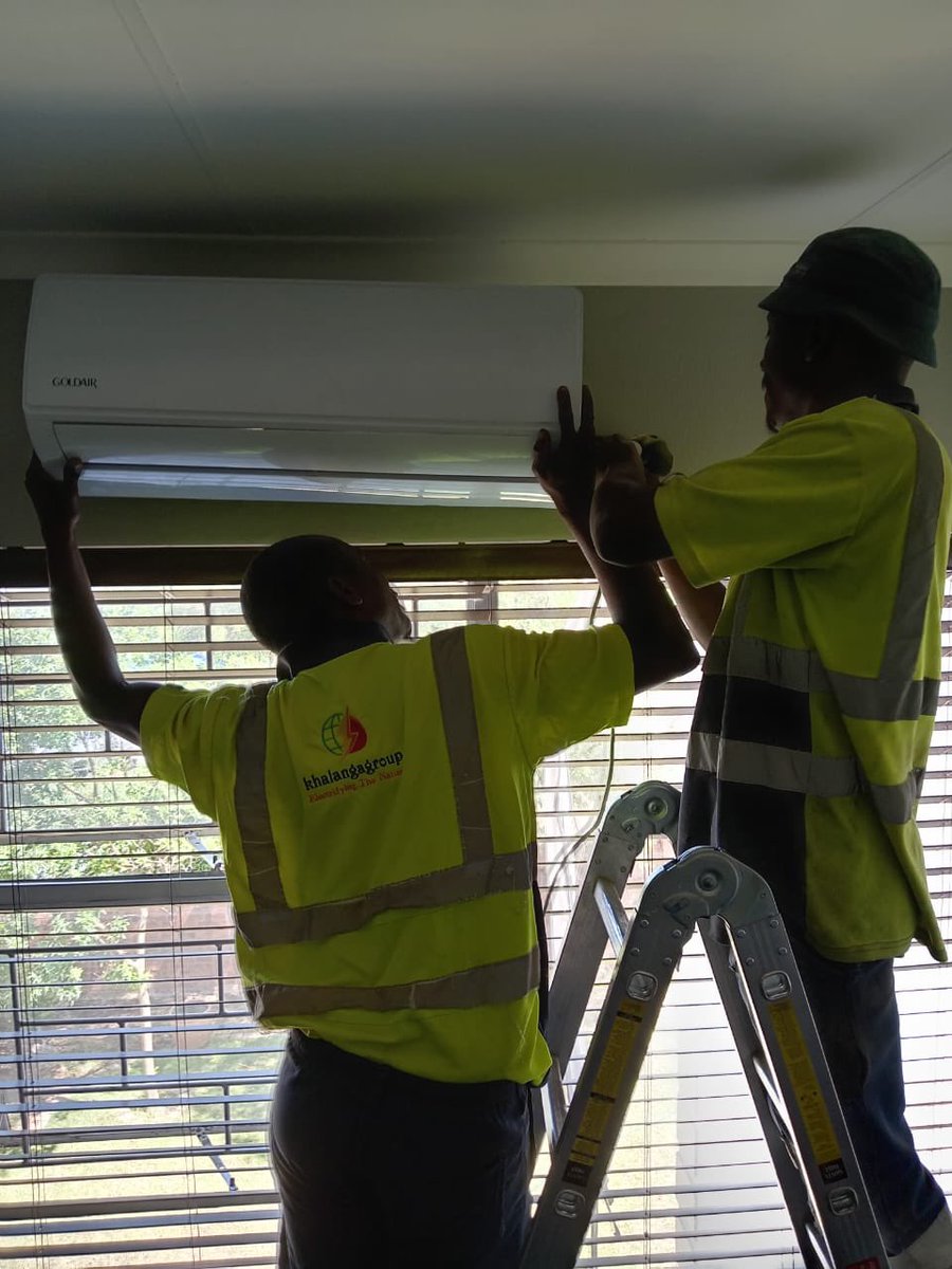 KhalangaElectr1's tweet photo. We’re out in Midrand today install a 3 units of Aircons 

Don’t let the heat ruin your festive season 
Call / WhatsApp us 0733494733/0731159351

Kaizer Chiefs  Bohlale  Cassper nyovest  Jub Jub  Zelensky  Royal AM  #kedecemberboss  Malema EFF  Mk party  Zuma https://t.co/J28GrHv9aO
