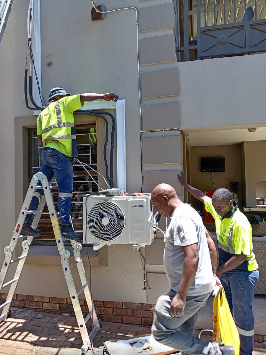 KhalangaElectr1's tweet photo. We’re out in Midrand today install a 3 units of Aircons 

Don’t let the heat ruin your festive season 
Call / WhatsApp us 0733494733/0731159351

Kaizer Chiefs  Bohlale  Cassper nyovest  Jub Jub  Zelensky  Royal AM  #kedecemberboss  Malema EFF  Mk party  Zuma https://t.co/J28GrHv9aO