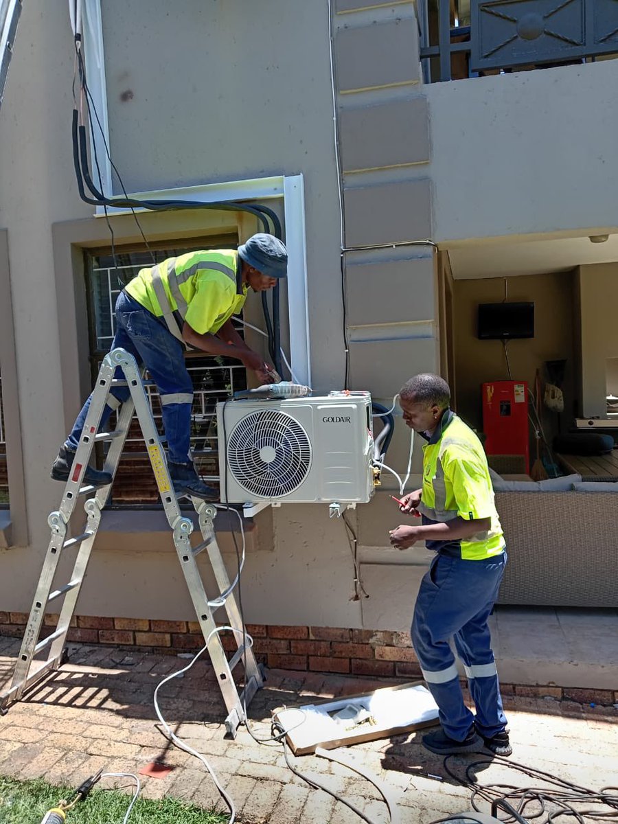 KhalangaElectr1's tweet photo. We’re out in Midrand today install a 3 units of Aircons 

Don’t let the heat ruin your festive season 
Call / WhatsApp us 0733494733/0731159351

Kaizer Chiefs  Bohlale  Cassper nyovest  Jub Jub  Zelensky  Royal AM  #kedecemberboss  Malema EFF  Mk party  Zuma https://t.co/J28GrHv9aO