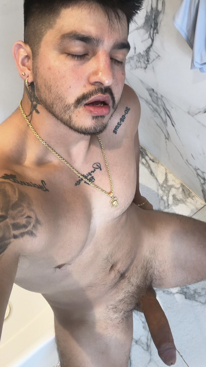 SebastianM88152's tweet photo. Chimba este man 😈🔥 https://t.co/NTk9IoogTE