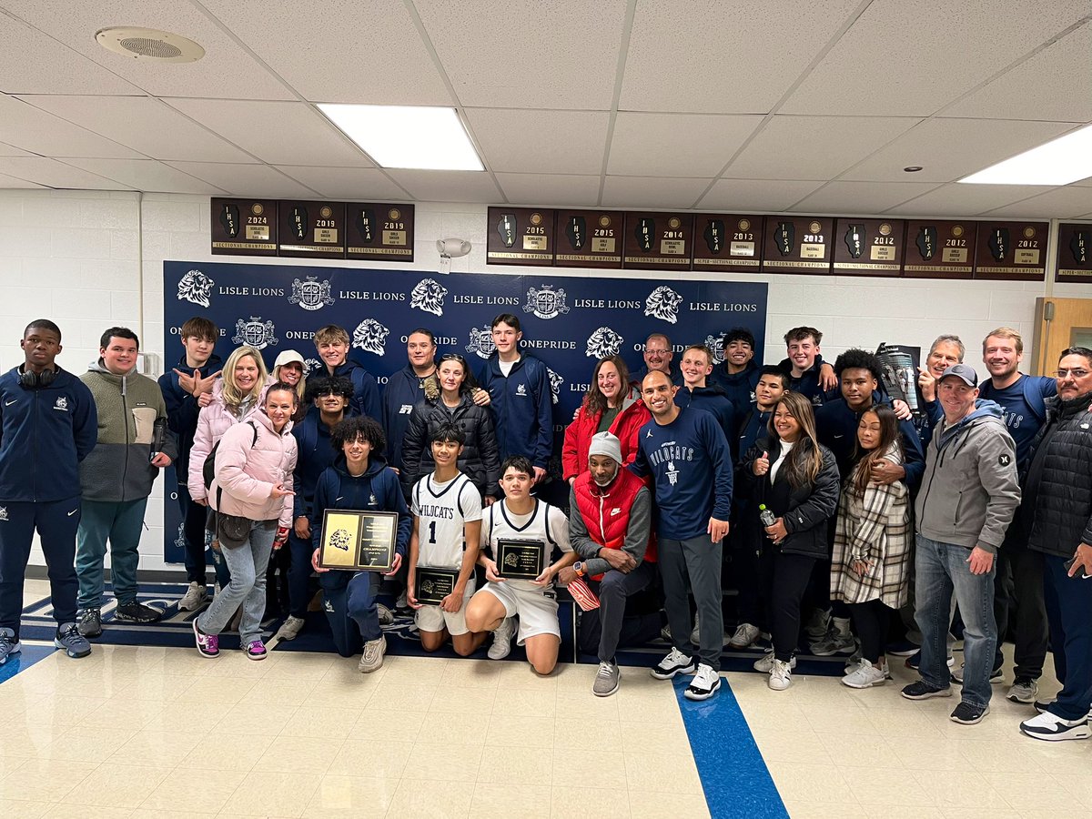 The Wildcats are the 2024 Varsity &amp; Sophomore Lisle Thanksgiving Tourney Champs🏆

WEGO 47 Westmont 32

All-Tournament Team 🏅 

SO-Marcus Brewell: pure PG, controlled each game!

JR- Oliver Munoz: leading scorer @ 15ppg, clutch buckets throughout the tourney!

#CatsClimbing 🙌