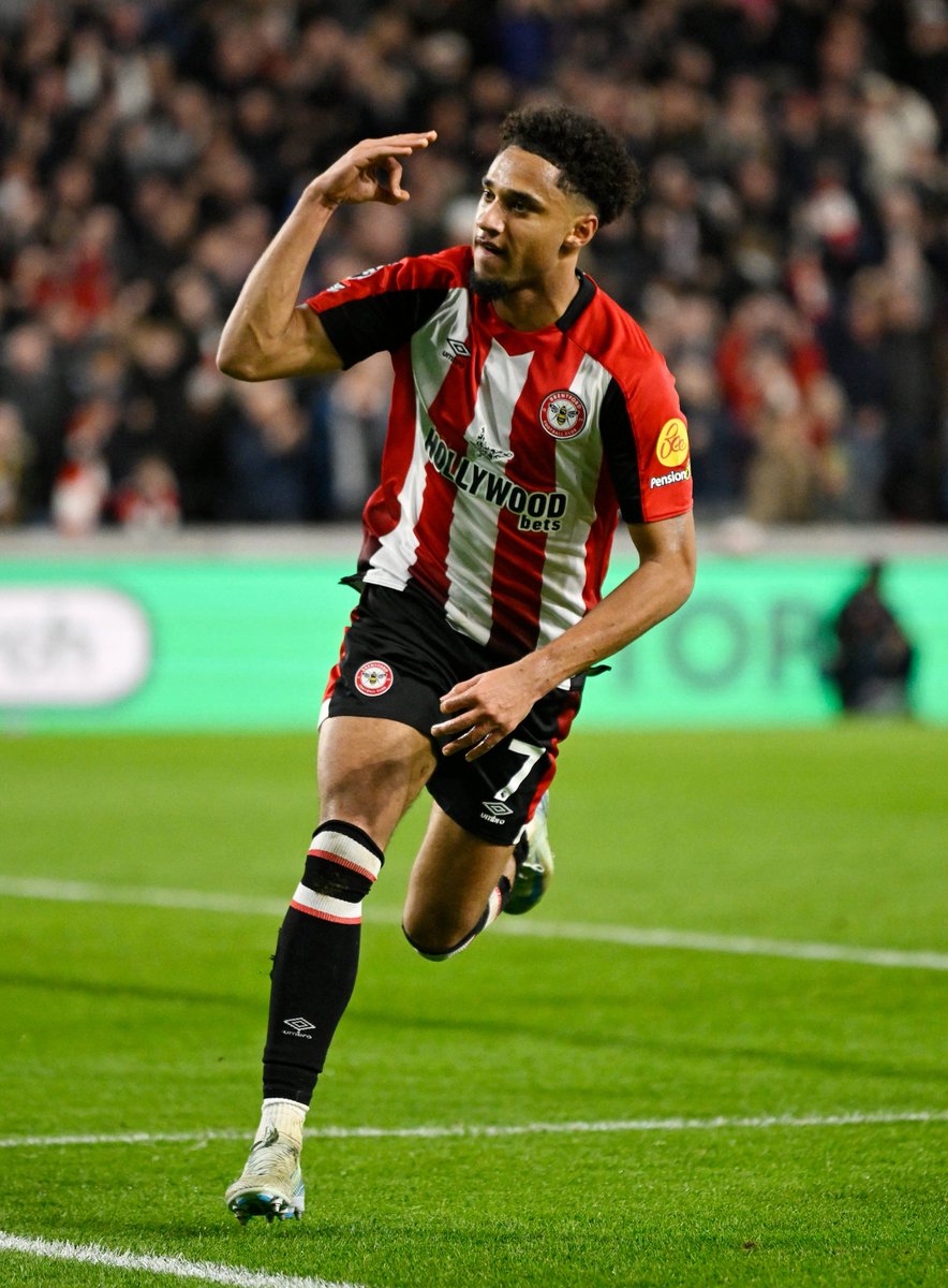 🇩🇪 Hattricks in the Premier League by German players:

◎  Jürgen Klinsmann for Tottenham vs Wimbledon (1998)
◎  Fredi Bobic for Bolton vs Ipswich (2002)
◎  André Schürrle for Chelsea vs Fulham (2014)
◉  Kevin Schade for Brentford vs Leicester (2024)

#BrentfordFC