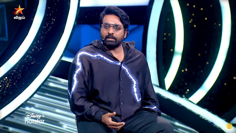 ThaladawW_1's tweet image. Vantha 5 nimusathule #GoaGang mela vanamatha kakkitaapla @VijaySethuOffl 🔥🤣

Iththana naala #Arun #VJVishal #Sathya onna vilayadurathu kannuku therila. Briyani Gang kannuku therila. 😂😂

#BiggBossTamil8 #BiggBossSeason8Tamil #Soundariya