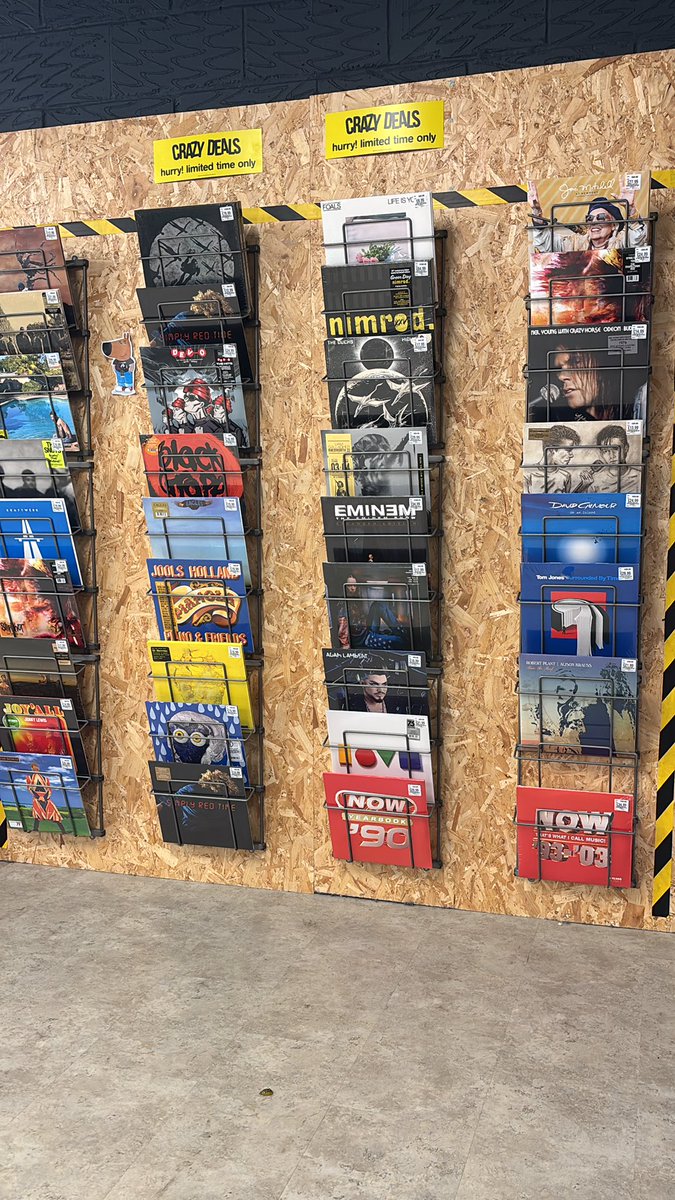 What’s your favourite #crazydeal this Black Friday weekend with HMV?? 

My personal fave is Victoria by Thomas Headon for £9.99 (what a steal)😮😮 

#hmvcrazydeals <a href="/hmvtweets/">hmv</a>