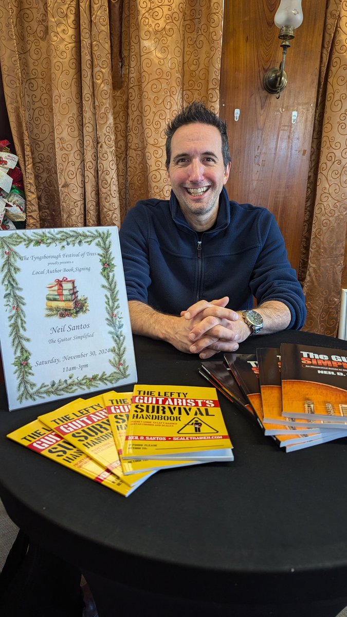PentatonicWay's tweet image. Rocking the Tyngsboro, Ma festival of trees today! 

I&apos;ll be signing books and performing later this afternoon.  Come by and say hello!

#SupportLocalLibraries 

festivaloftreestyngsborough.com