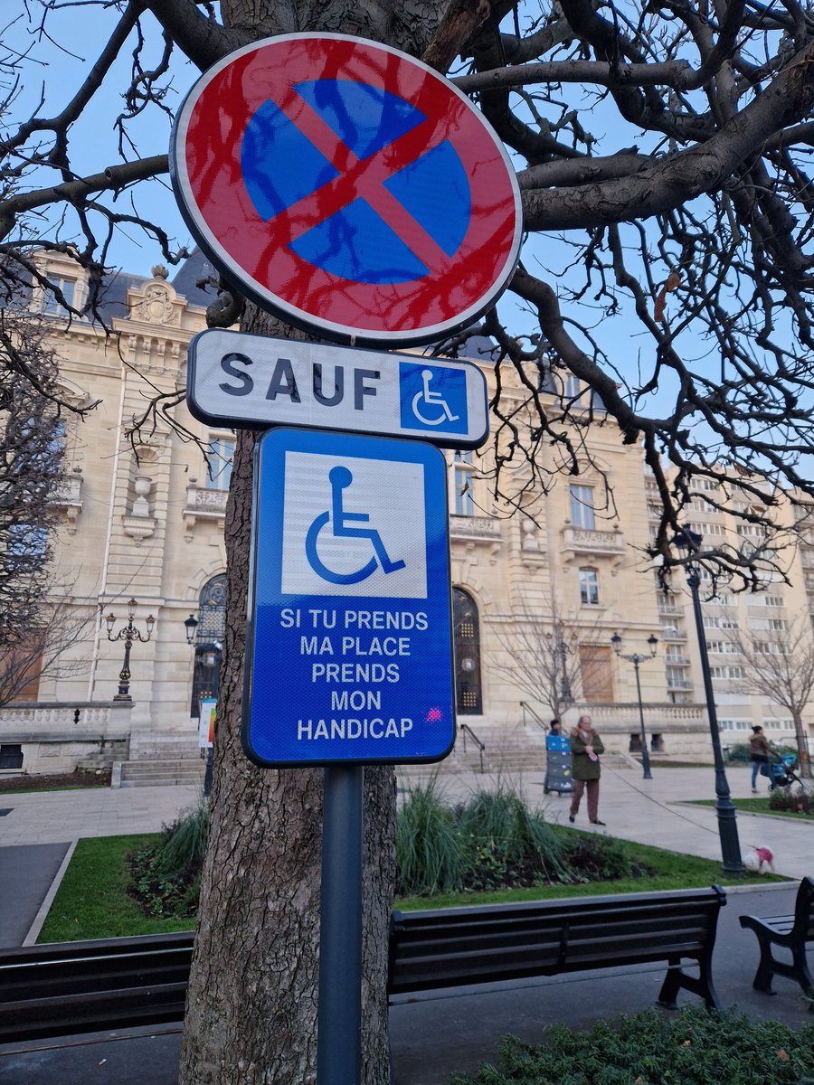 Respect et solidarité : une ville pour tous
La ville de Colombes installe des panneaux avec un message fort : "Si tu prends ma place, prends mon handicap".
Respecter les places réservées, c'est respecter les besoins de chacun. Même pour 5 minutes.