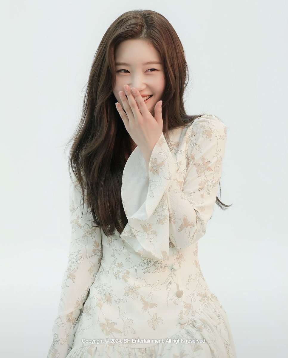 jcythinker's tweet photo. happiest birthday to my sweet, bubbly, talented and beautiful girl <3

#HappyChaeyeonDay
#JungChaeyeon #정채연 https://t.co/H5XIWI8h3N