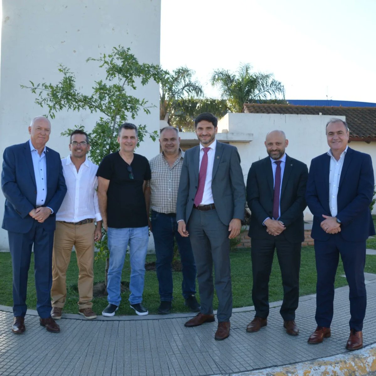 Con la presencia del gobernador <a href="/maxipullaro/">Maximiliano Pullaro</a> y el ministro de Desarrollo Productivo, <a href="/GustavoPuccini/">Gustavo Puccini</a>, celebramos una década de trabajo, esfuerzo y visión junto a Javier, Luis y las autoridades del Micro Parque Industrial 
 instagram.com/p/DC_3d-IxPrK/…