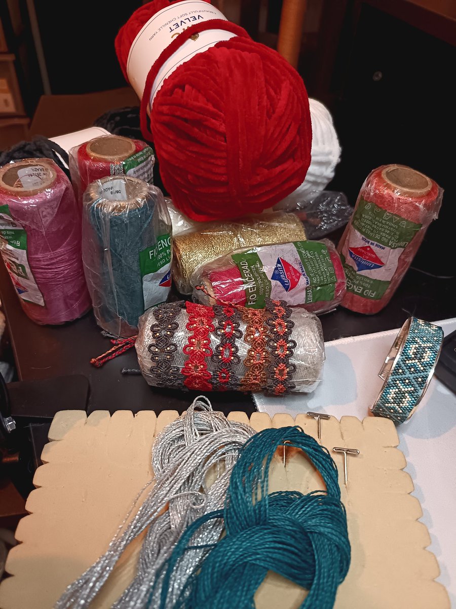 IukiCraft7325's tweet image. Journée craft pour ce Mynthos day ! Happy 30 11 à la comu 😘😂
#mynthos #3011 #craft #crafting