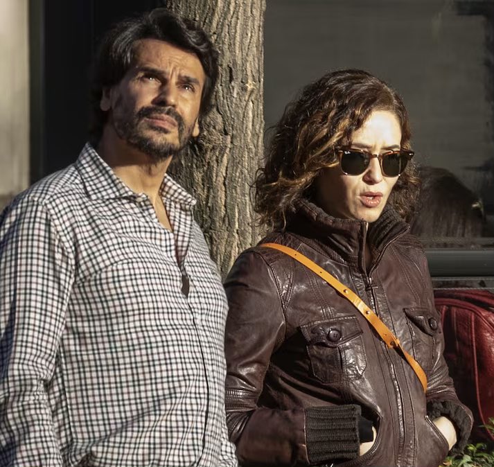 anluma99's tweet photo. Se terminó la cortina de humo. Volvemos a la realidad: Amador y Quiron Prevención

Terminada la cortina de humo, volvemos a la realidad de los hechos ¿ Cuándo declara Alberto González Amador, la pareja de Isabel Díaz Ayuso? , estaba citado para declarar el viernes 29 de noviembre en el Juzgado de Instrucción 19 de Madrid por causa de fraude fiscal. Esta comparecencia se producirá  5 meses después de que se frustraran sus expectativas de cerrar un pacto con Fiscalía y Abogacía del Estado para evitar la prisión. Junto a él, deben acudir cuatro presuntos colaboradores del fraude fiscal. Sin embargo, es importante señalar que esta declaración ha sido suspendida por tercera vez a petición de su defensa. La jueza ha atendido la solicitud de los abogados de González Amador de suspender la declaración hasta que la Audiencia Provincial de Madrid resuelva el recurso presentado contra la ampliación de la causa para investigar sus negocios con la empresa Quirón Prevención.