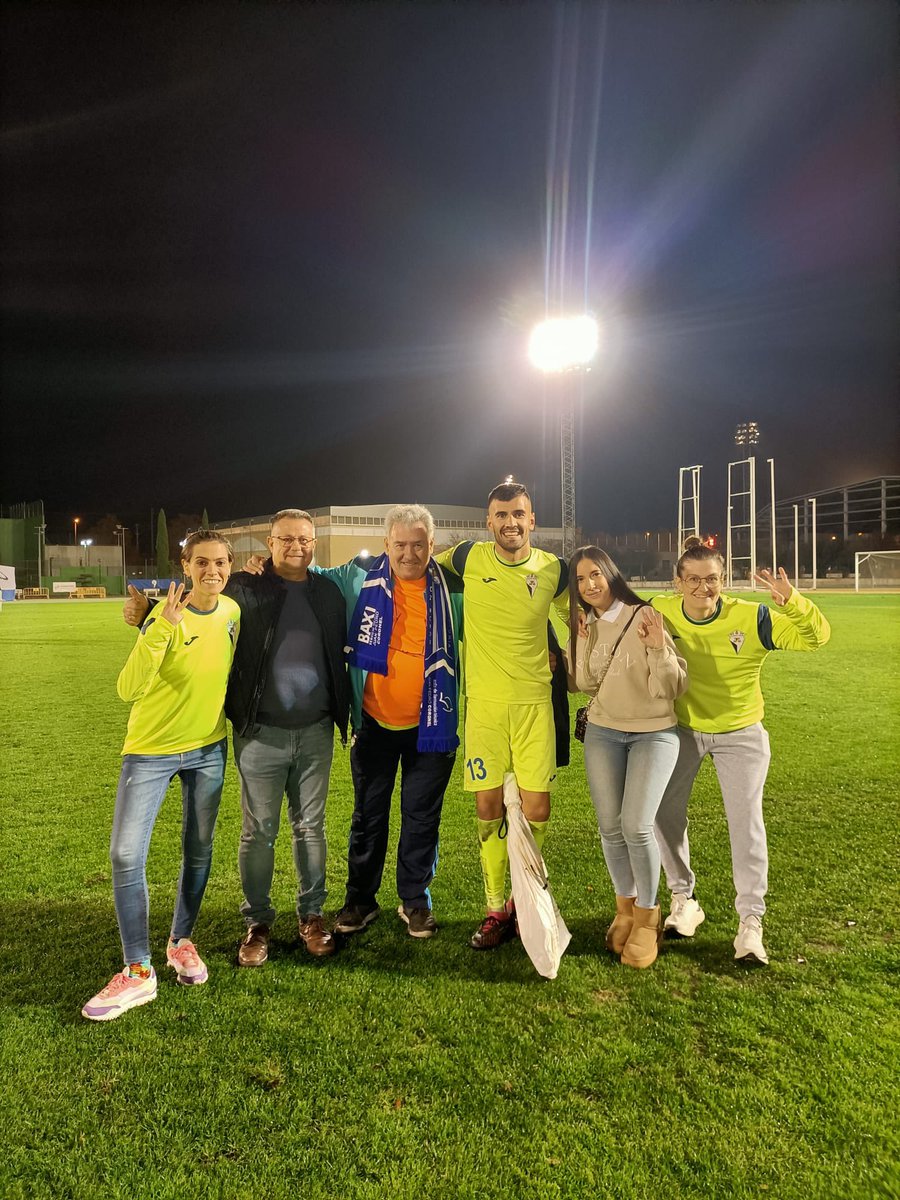 Que bonito es ganar y teneros en mi vida

+3 puntazos y 🔐🧤

Vamossssss <a href="/CDManchegoCReal/">Club Deportivo Manchego</a> 

Te quiero ❤️ <a href="/CrisRuano13/">Cristina Ruano</a>