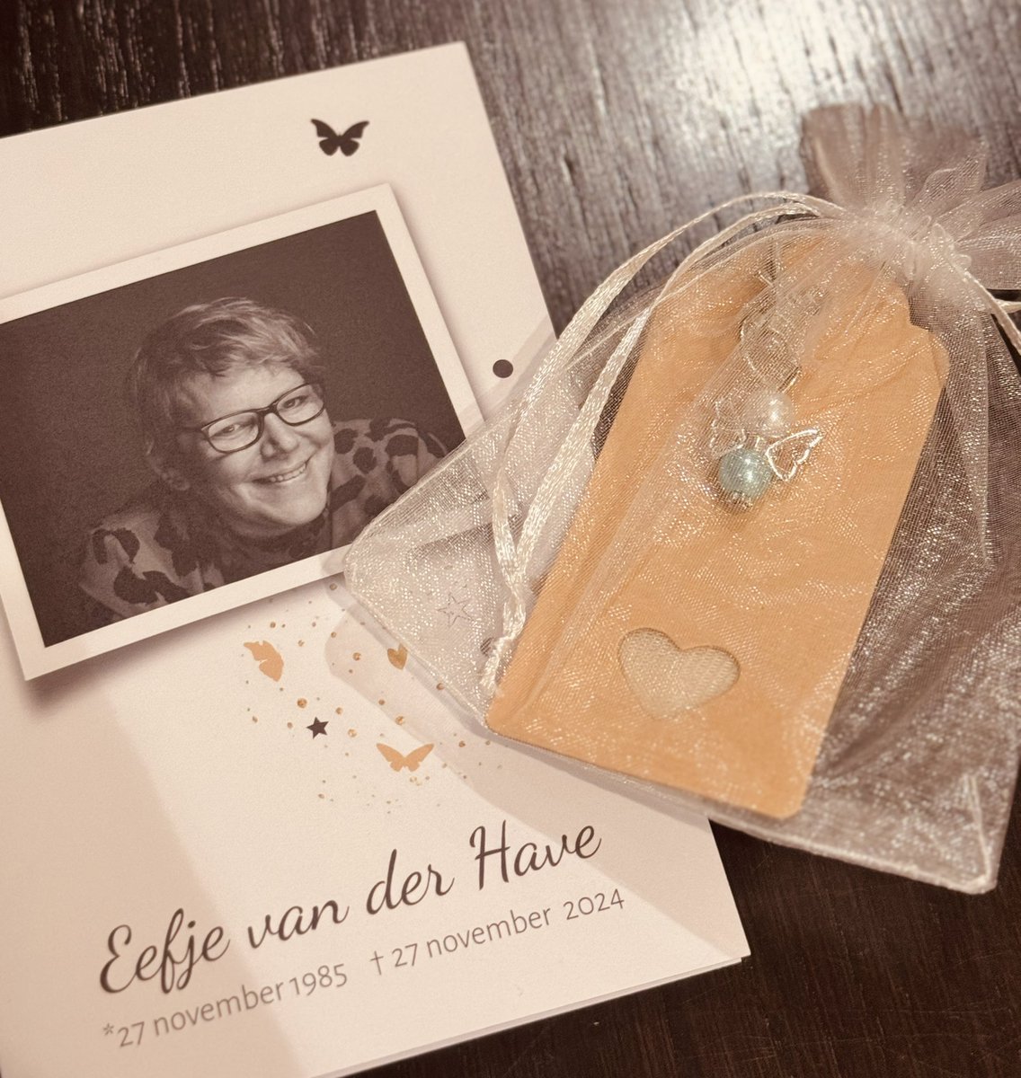 maickel1979's tweet image. Het was een prachtige emotionele dienst 🌿

Lieve Eefje we gaan je 
missen maar jij hebt je rust 🖤

Dag lieve @lunaenmaus 
#afscheid #eef #eefje #uitvaart #verlies #lost