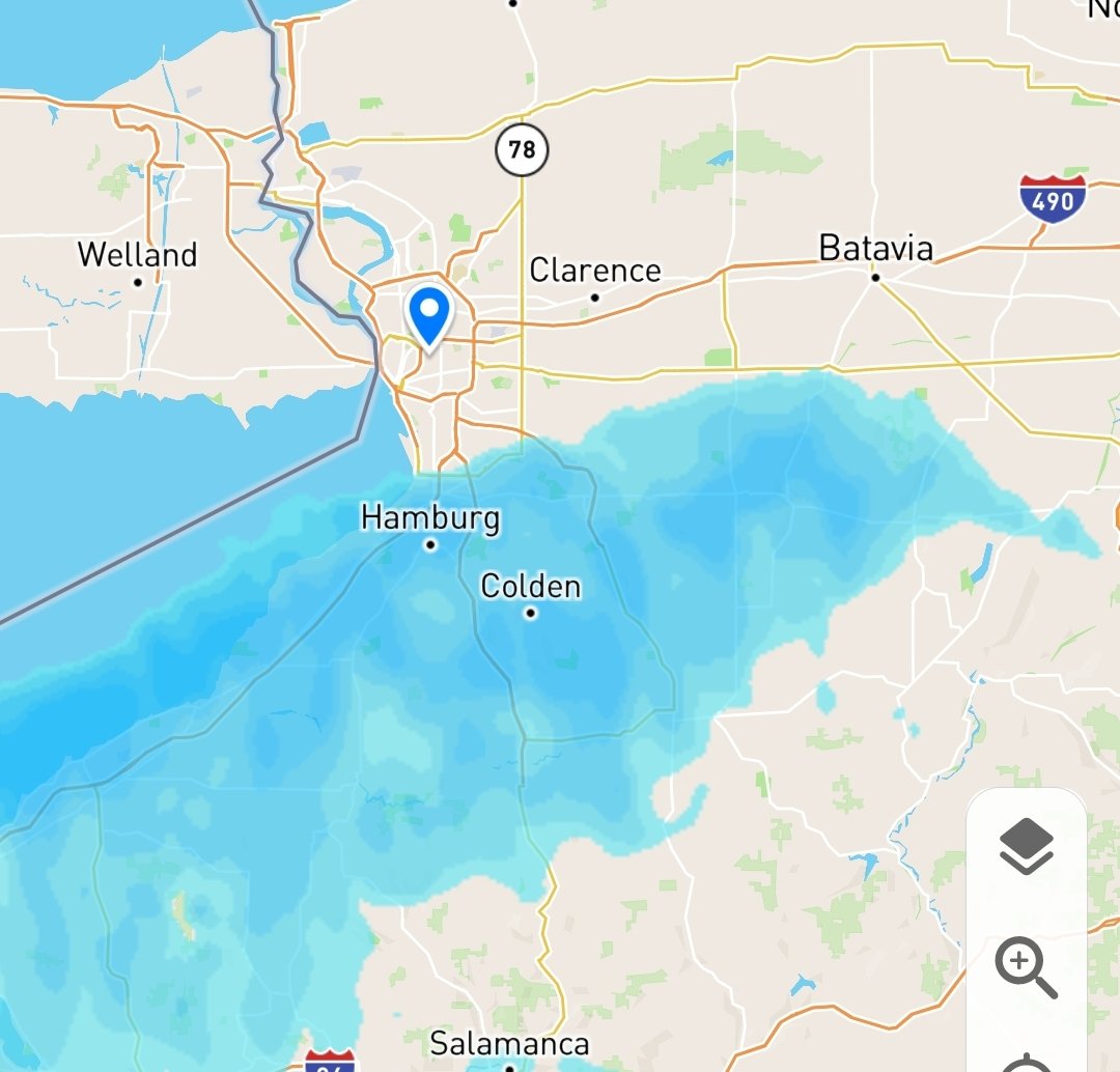 markpoloncarz's tweet photo. The snow band has entered Hamburg and Blasdell. The second photo is from my county executive colleague Brent Davis of Erie County, PA. That is Route 5 in North East, PA. That's why traffic can't head south to PA. They got hammered. https://t.co/61Rn1swoAQ