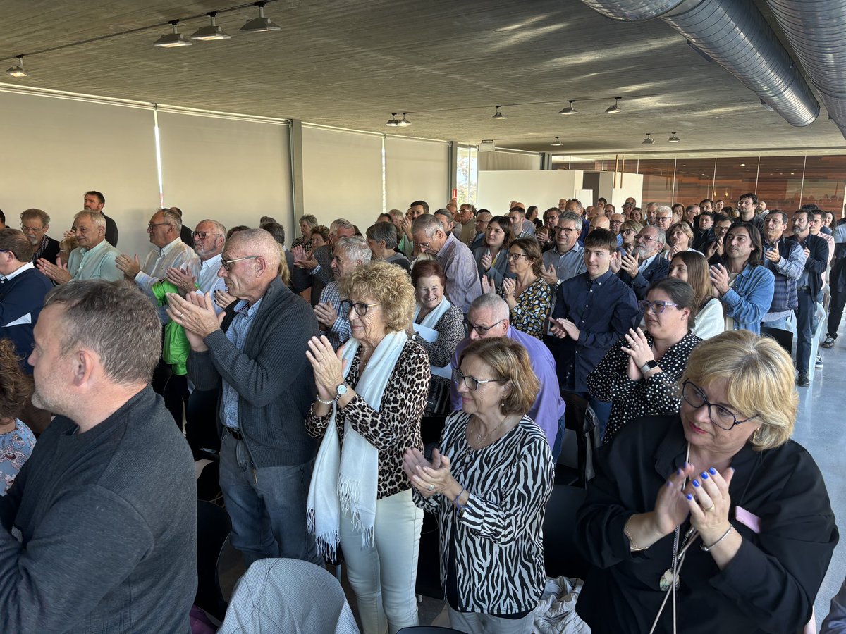 El Pi-Proposta per les Illes Balears (@elpi_ib) on Twitter photo 🟢El Pi ha renovat la directiva, l’executiva i el Consell General en el 7è Congrés balear de la formació.
👏🏻 <a href="/Tgili/">Tolo Gili Nadal</a> continua com a president i <a href="/JMiralles_/">Joan Miralles</a> és el nou coordinador general.
#SomElPi
#SomIlles 🟢El Pi ha renovat la directiva, l’executiva i el Consell General en el 7è Congrés balear de la formació.
👏🏻 <a href="/Tgili/">Tolo Gili Nadal</a> continua com a president i <a href="/JMiralles_/">Joan Miralles</a> és el nou coordinador general.
#SomElPi
#SomIlles