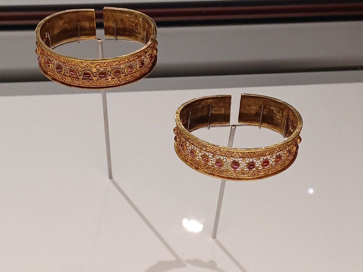 blouisf's tweet photo. Merveilles de l'or des Ming au #MuséeGuimet https://t.co/oGD9CUqIN4