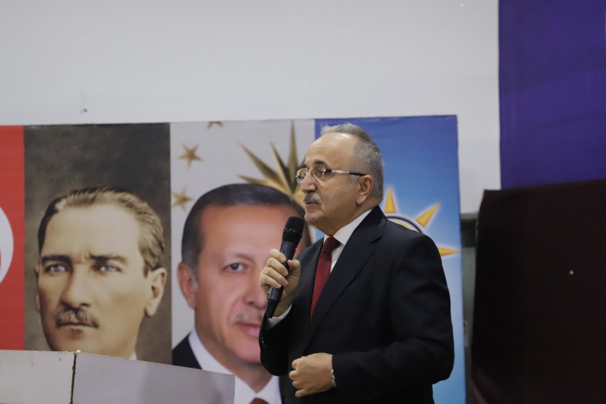 mehmet_kose55's tweet photo. 📍19 Mayıs

19 Mayıs 8. Olağan İlçe Kongremizi büyük bir coşku ve heyecanla gerçekleştirdik. Kongremizin demokrasi şöleni içerisinde tamamlanmasında emeği geçen tüm teşkilat mensuplarımıza, delegelerimize ve değerli halkımıza en içten teşekkürlerimi sunuyorum.

Kongremiz sonucunda İlçe Başkanı olarak seçilen Sayın Hakan Yazar ve kıymetli yönetim kurulu üyelerini tebrik ediyor, görevlerinde üstün başarılar diliyorum. Bugüne kadar teşkilatımıza özveriyle hizmet eden önceki dönem İlçe Başkanımız Sayın Fatih Seven’e emek ve katkıları için teşekkürlerimi iletiyorum. Bu dava, birliğin, beraberliğin ve kardeşliğin davasıdır. Bu kutlu yolda attığımız her adım, yalnızca partimiz için değil, Samsun’umuz ve ülkemiz için de geleceğe doğru kararlı bir yürüyüşün ifadesidir.

Birlik ve beraberlik içinde hareket ettiğimiz sürece, aşamayacağımız engel, ulaşamayacağımız hedef yoktur. Bizler, milletimize hizmet etmeyi, değerlerimizi yüceltmeyi ve ülkemizi daha aydınlık yarınlara taşımayı kendimize görev edindik.

Bu vesileyle, kongremizde görev alan tüm arkadaşlarımıza bir kez daha başarılar diliyor, her zaman yanlarında olacağımızı ifade etmek istiyorum. Teşkilatımızın her bir ferdinin desteğiyle, daha güçlü yarınlara hep birlikte ulaşacağız.