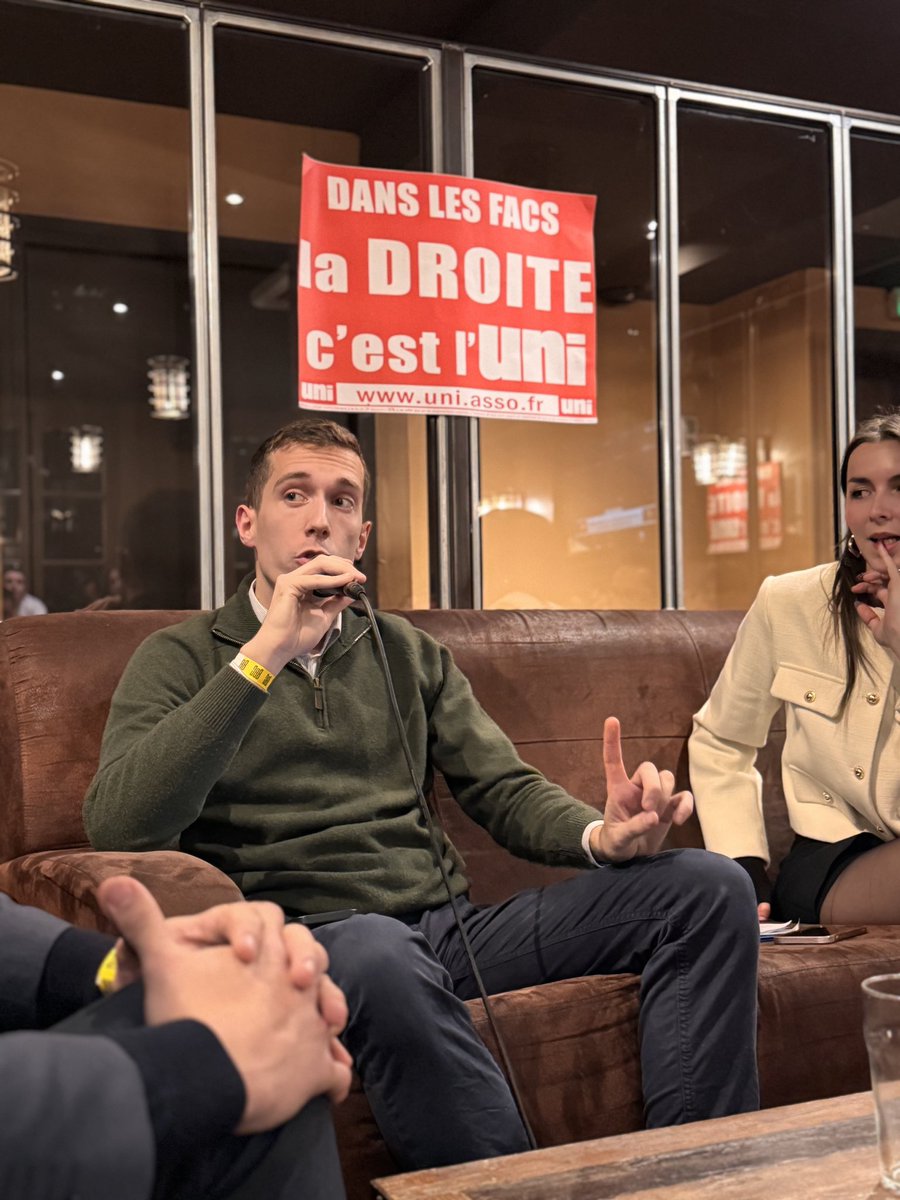 Retour en images sur notre grand débat de la jeunesse de droite organisé hier soir 🇫🇷

Plus de 100 personnes y ont pris part, aux côtés d’intervenants pertinents et de qualité 💪

Merci à tous pour votre participation, on se retrouve lors de la prochaine édition ! 🔴⚪️