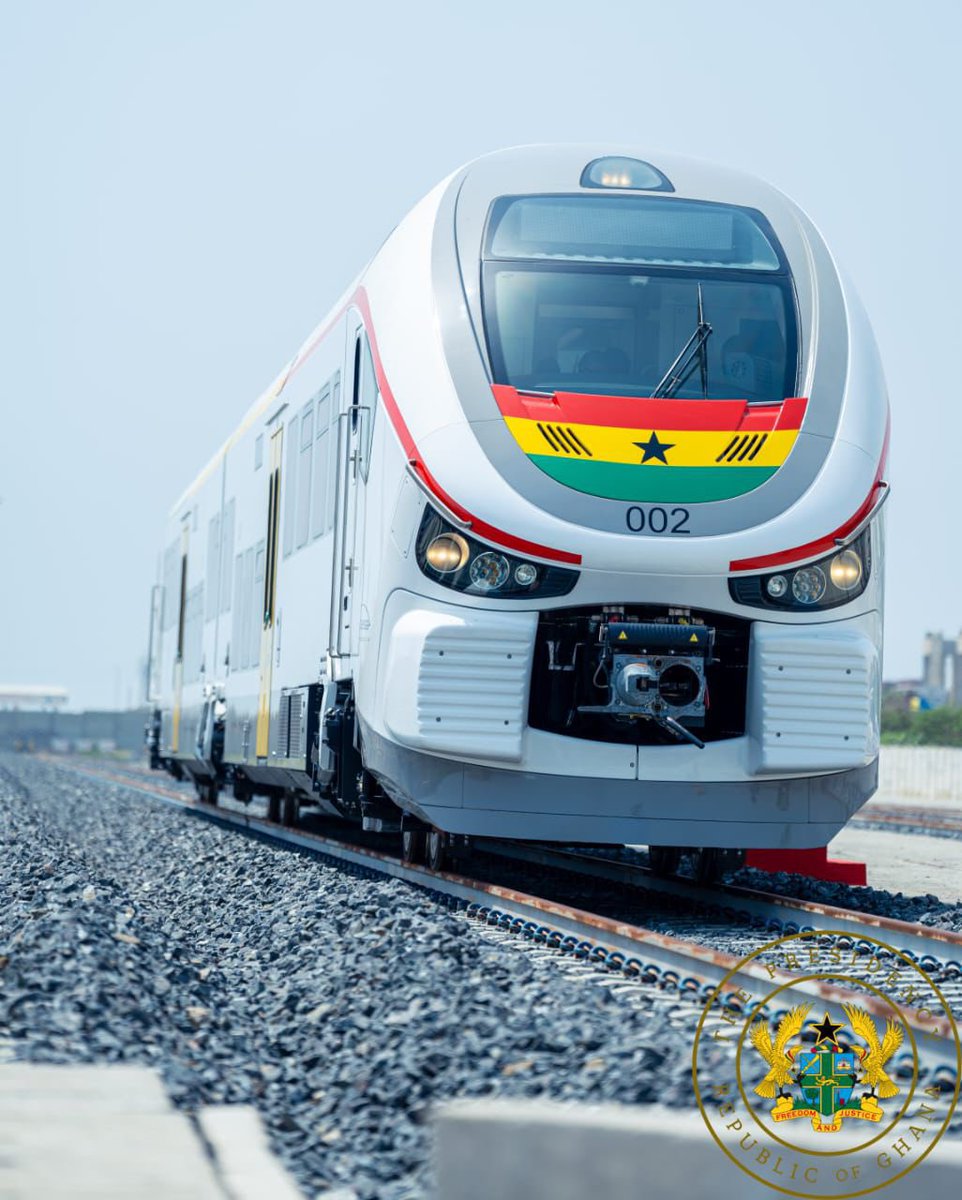 Esinam_Beauty1's tweet photo. NPP- Free SHS    NDC - ❓

NPP- Light💡  NDC -Dumsor

Astroturf
NPP -150   NDC-3 

Roads
NPP -12,000km   NDC-4600km

Jobs
NPP-2.1million   NDC-400k

Price of a bag of cocoa
NPP- 3,100    NDC-475

Fishing Harbour
NPP-2    NDC-0

Fish Landing Site
NPP -14  NDC- 2

VOTE WISELY👍 https://t.co/57Ddqj1h7c