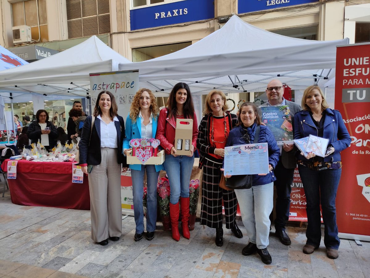 Astrapace's tweet photo. 📜 Astrapace participa en la lectura del manifiesto en el acto organizado este sábado por el @AytoMurcia con motivo del Día Internacional de las #PersonasConDiscapacidad 🥰
#Astrapace #DíaDeLasPersonasConDiscapacidad #Inclusión #Igualdad https://t.co/ZgJ3oCcbUe