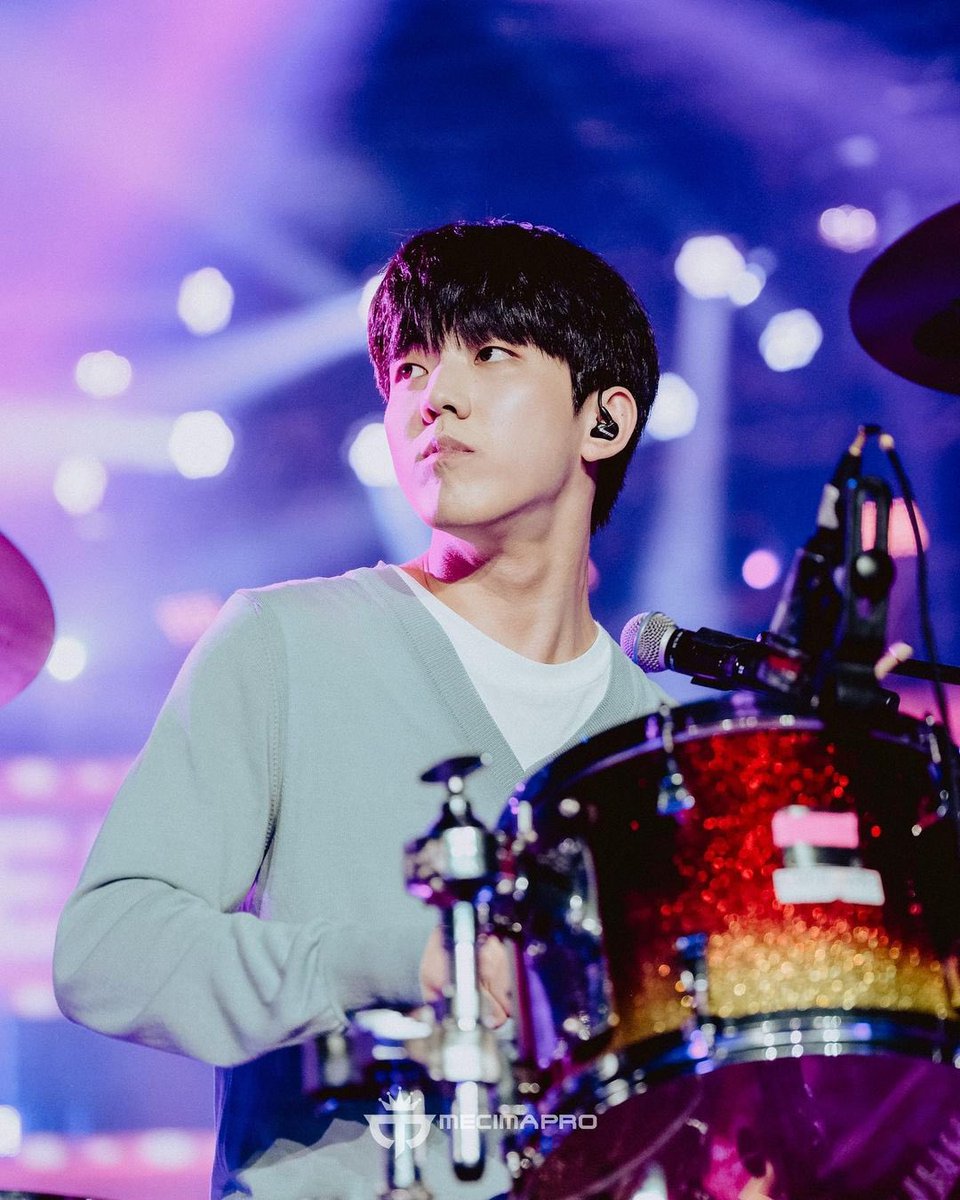 Timetodowoon's tweet photo. 191201 mecimapro 트위터
#DAY6GRAVITYinJKT
Day 2 (12/01) Official Photos
#DAY6 #도운 #윤도운 #DOWOON https://t.co/qOXSaOAW7Z