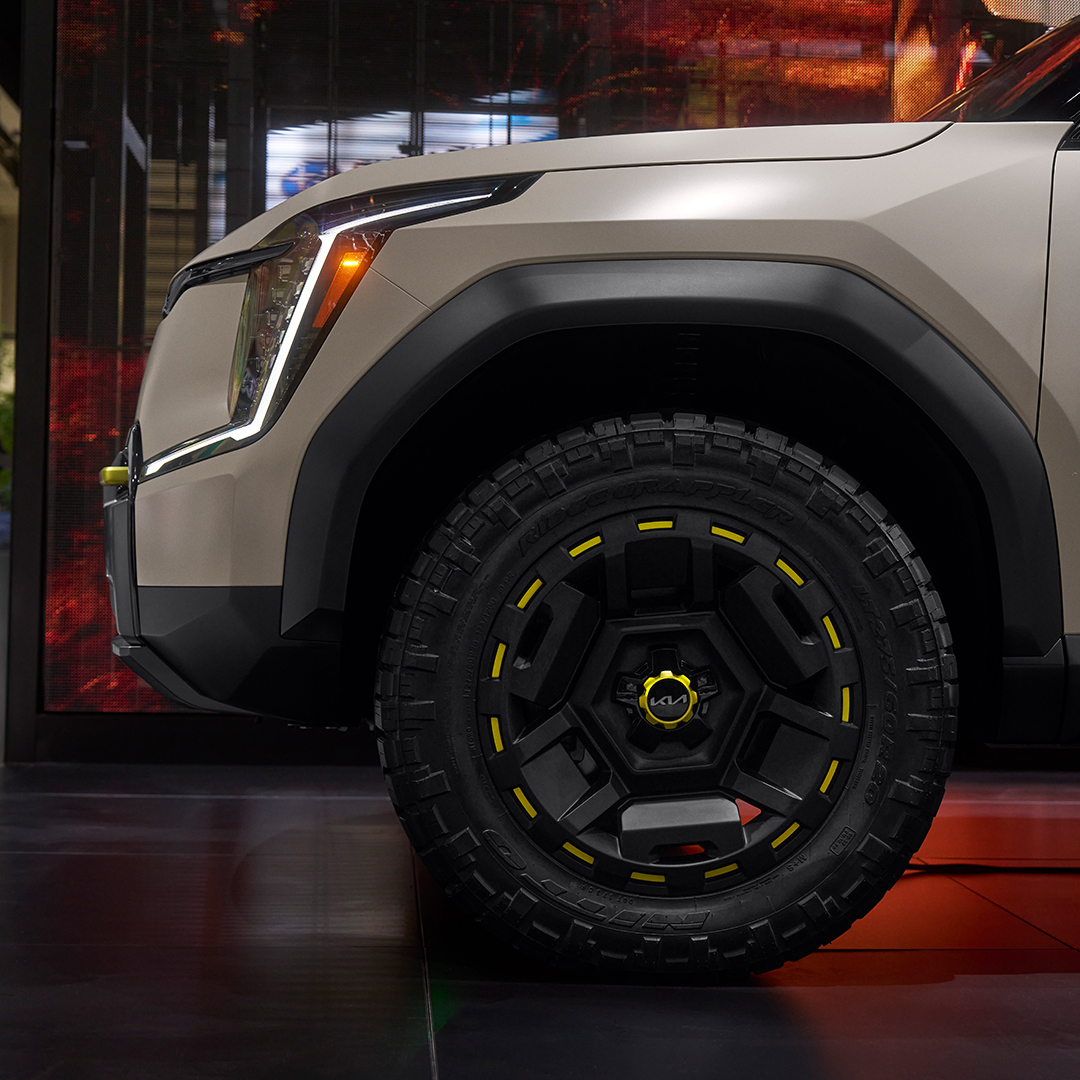 Kia's tweet image. Breakfast in bed or on the road? The #KiaPV5 WKNDR and #KiaEV9 ADVNTR Concepts allow for both. @LAAutoShow #LAAutoShow

Concept Vehicles Shown.