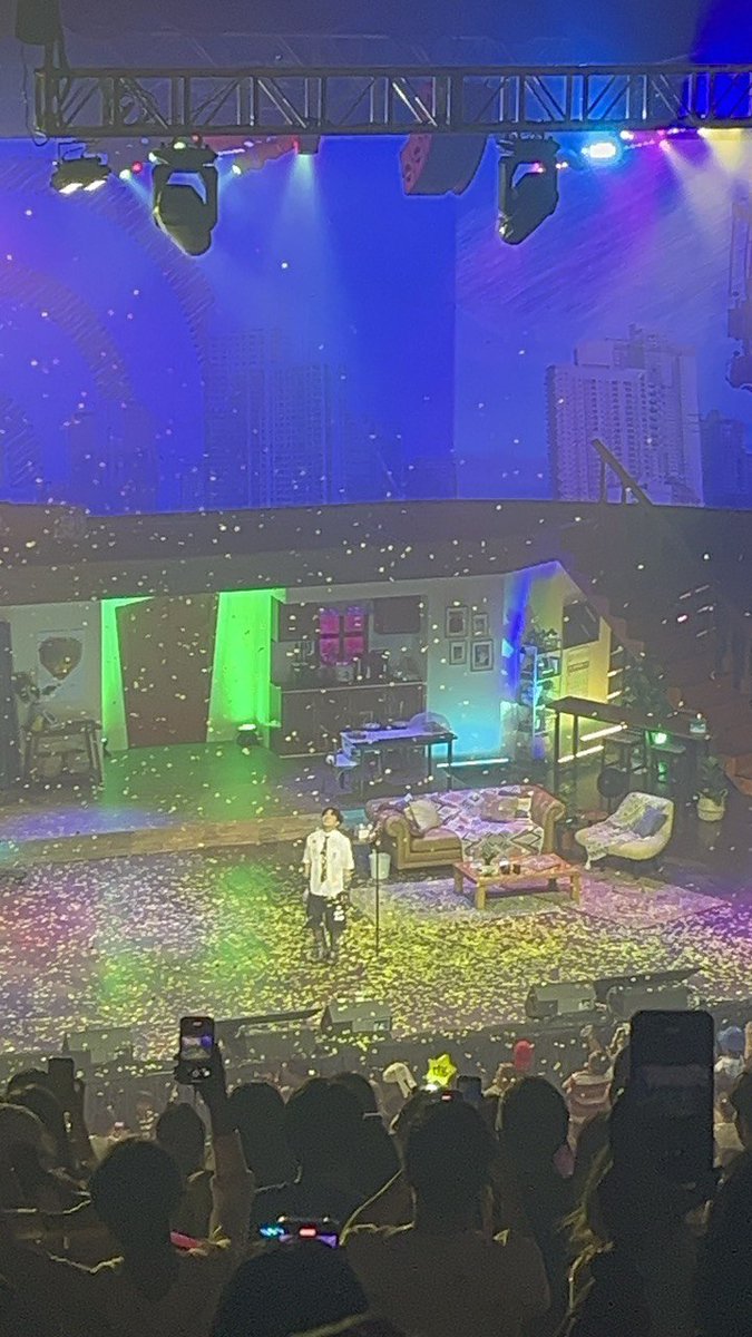 andrdarl's tweet photo. To our Dilaw @clfrnia_maki

Thank you for loving yourself that inspires us to love ourselves also 💛

congratulations on your successful concert!!💛
ur such a crybaby tonight huhu but cute 😍, u deserve all the love in the world!! 

SOBRANG GWAPO MO😭😘

#MAKI
#MakiConcertSaNFT https://t.co/TSpDcYHbSi