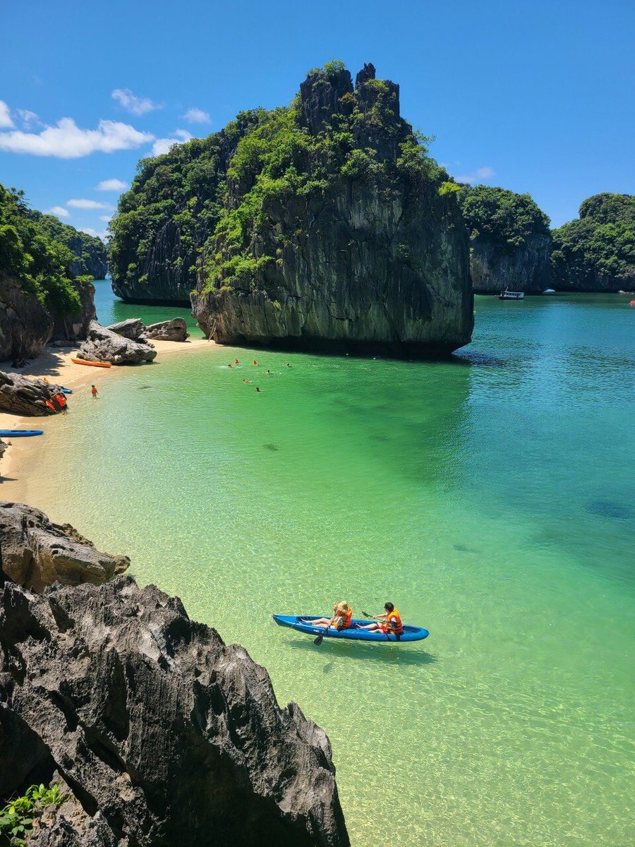 TravelKayla's tweet photo. Do you want this Vietnam's island be your next trip? https://t.co/UMSGe09UGY