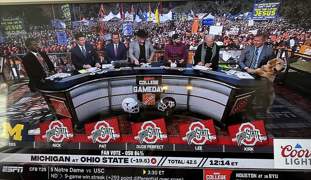 Everyone on College GameDay except Desmond Howard picked Ohio State to beat Michigan