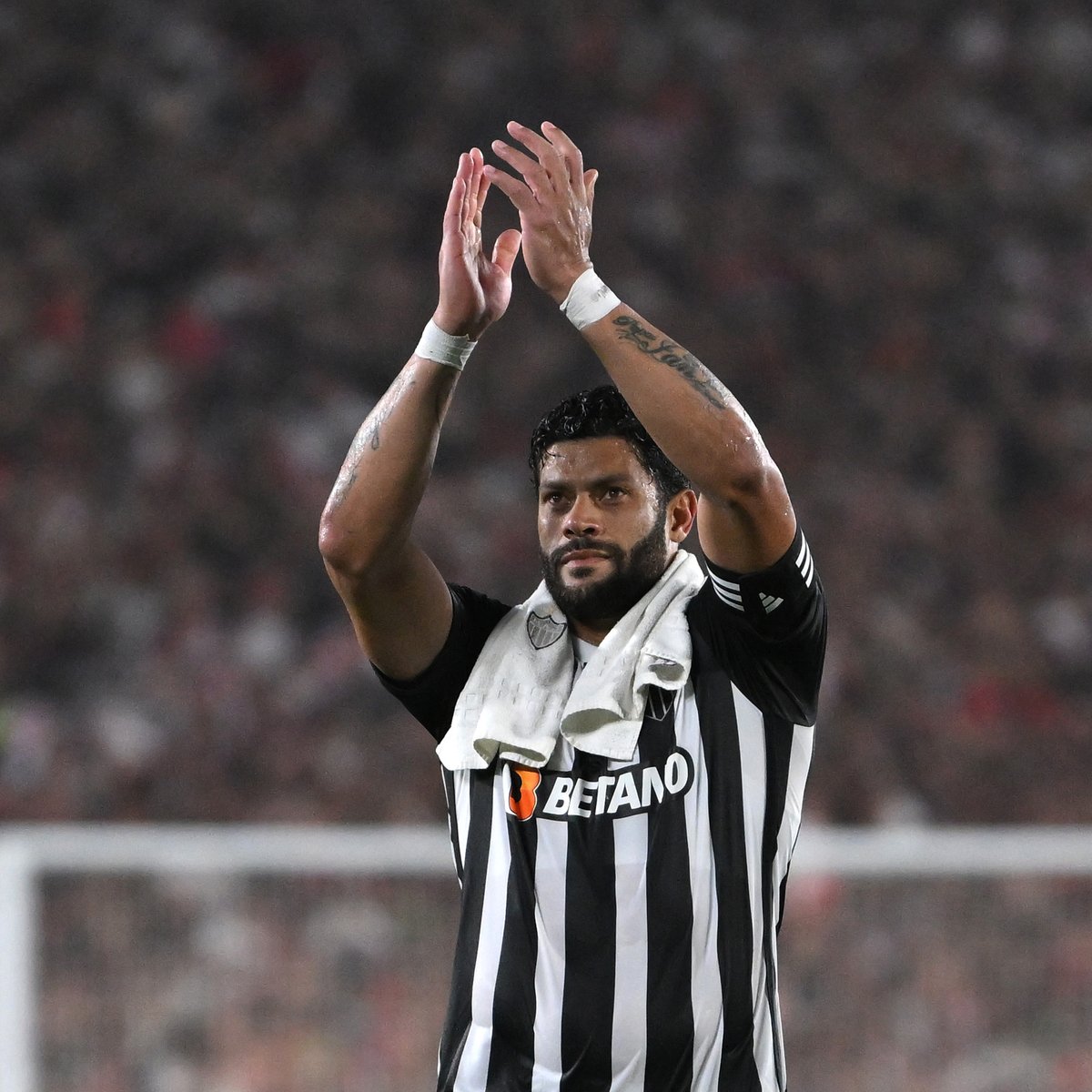 fifaworldcup_pt's tweet photo. Ídolo e capitão ©️