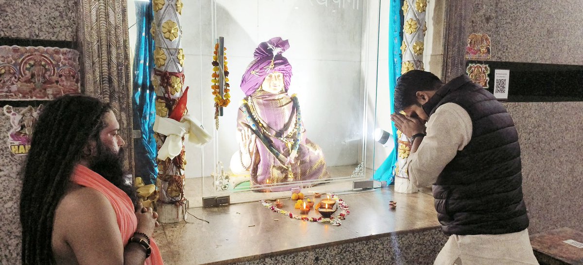 Rohit_Chahal's tweet photo. जय बाबा गुरु गोरखनाथ जी महाराज की जय । 

गुरु की शरण व गुरु का आशीर्वाद सभी के लिए मंगलमय हो । गुरु गोरखनाथ मंदिर कटवारिया सराय दिल्ली । 
 #gorakhnath #gorakhnathtemple #gurugorakhnath https://t.co/a8S4FlC4xd