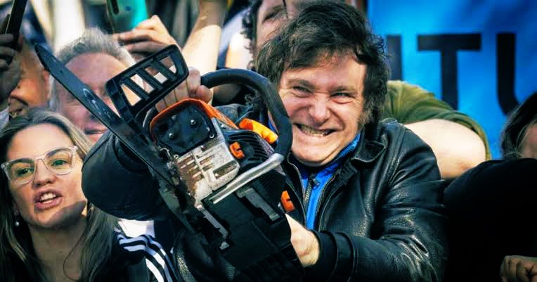 NewsLiberdade's tweet image. 🚨URGENTE - Milei lança plataforma, chamada de “denúncia a burocracia”, que permite aos cidadãos denunciarem regulações que atrapalham o dia-a-dia no país!