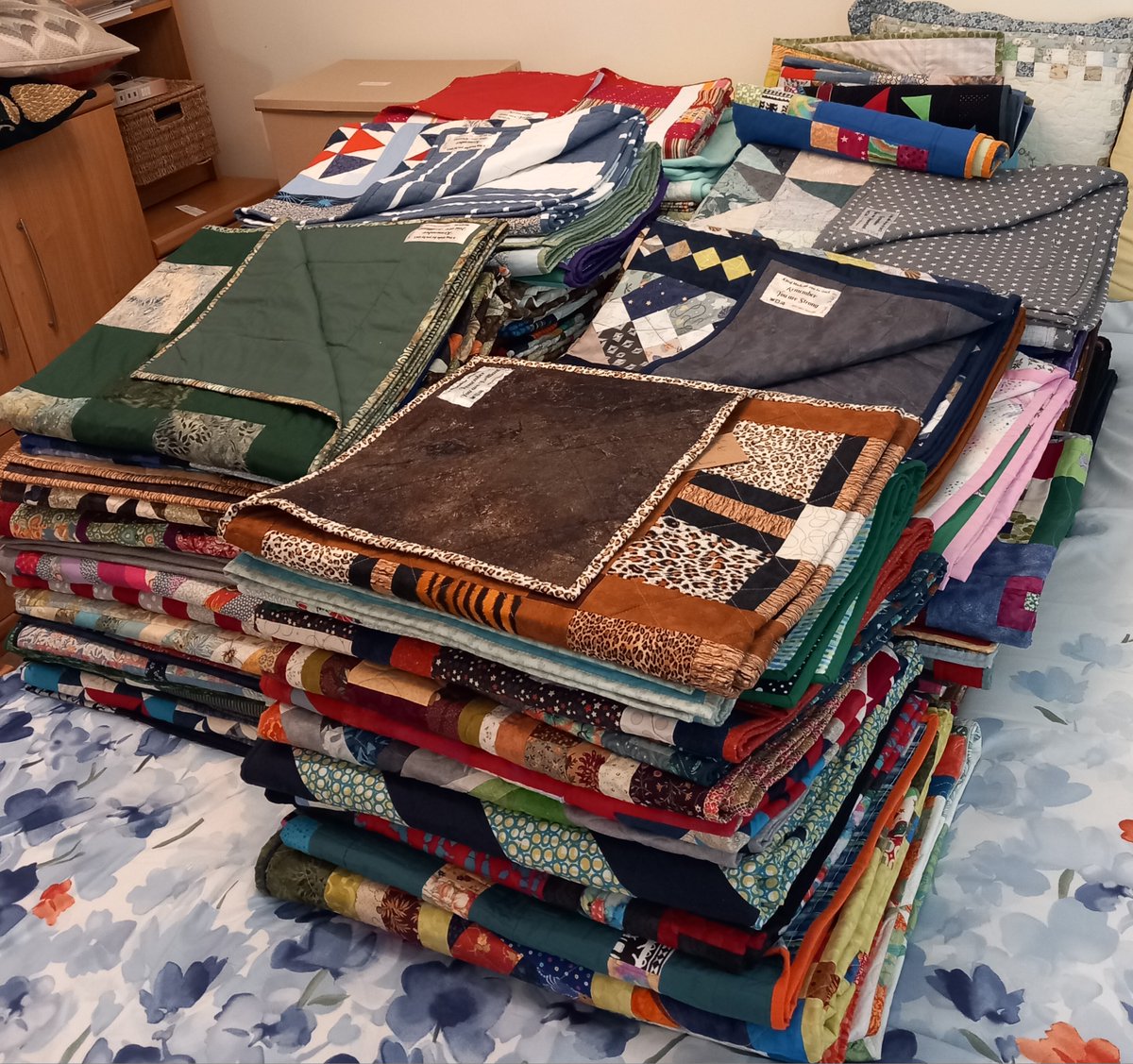 McrChristmas Dinner (@mcrxmasdinner) on Twitter photo Quilts for Care Leavers have created some gorgeous quilted hugs for this year's guests, inspired by <a href="/lemnsissay/">lemn sissay OBE FRSL</a> who mentioned in his memoir that whilst in care he really wanted a hug ππ€ Quilts for Care Leavers have created some gorgeous quilted hugs for this year's guests, inspired by <a href="/lemnsissay/">lemn sissay OBE FRSL</a> who mentioned in his memoir that whilst in care he really wanted a hug ππ€