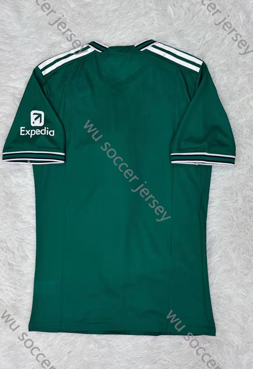 LFCTransferRoom's tweet photo. 🚨 𝗟𝗘𝗔𝗞𝗘𝗗: Liverpool 2025/26 third kit by @adidasfootball has leaked by a source on TikTok. Although, this is most likely not the official or final look of the jersey, it looks incredible. https://t.co/NgJrH5cojg