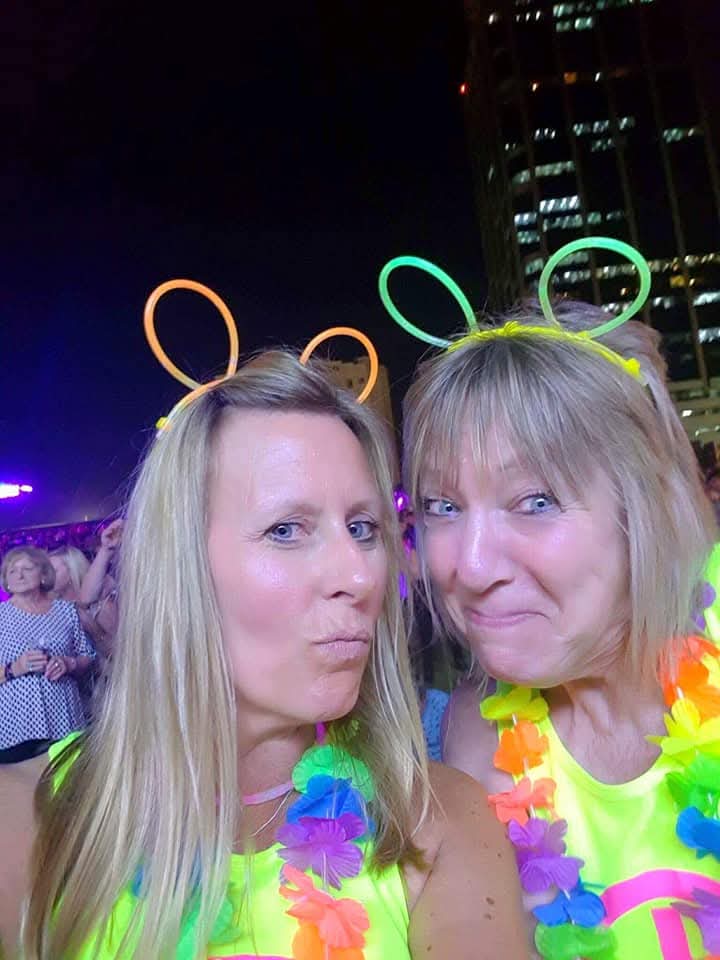 We made sure we were spotted 
and we were...a fabulous day/night.
<a href="/GaryBarlow/">Gary Barlow</a> #Wonderland #Dubai #2017 💙💙💙