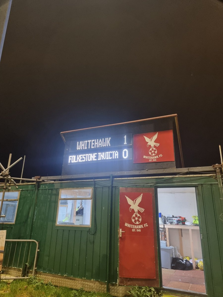 Marvellous afternoon <a href="/HawksFCOfficial/">Whitehawk FC</a> with <a href="/sianberry/">Sian Berry</a> and <a href="/BHGreenCllrs/">Brighton & Hove Green Councillors</a> plus a 90th minute winner 💚