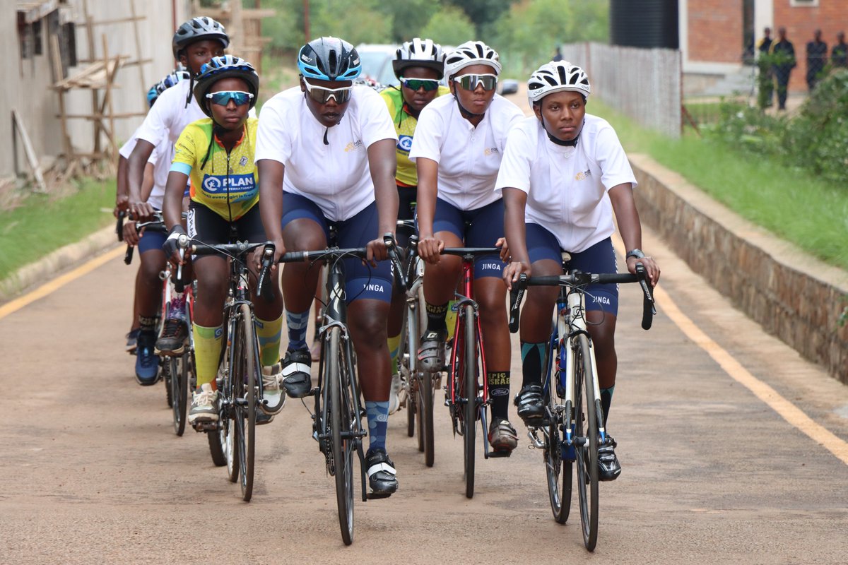 BugeseraDistr's tweet photo. Umuyobozi wa @Righttoplayrw, Amadou Cissé yasobanuye ko umushinga #PowerToPedal ugamije kuzamura imibereho y'abana bato; mu biringanire no kuzamura impano binyuze mu mukino w'amagare. 
Yijeje ko kandi uyu mushinga uzatanga umusaruro nyinyuze mu bufatanye bw'inzego zitandukanye. https://t.co/yNBJgAB1b7