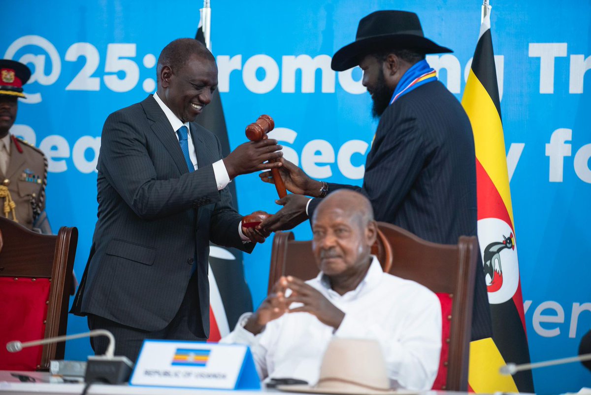 Regbulletin's tweet photo. #EAC- The President of the Republic of #Kenya, @WilliamsRuto , takes over the Chairmanship of the EAC from the President of the Republic of #SouthSudan, Salva Kiir. This took place at the 25th ordinary summit of the EAC heads of State.        Arusha,#Tanzania.
#𝐄𝐀𝐂𝐚𝐭𝟐𝟓 https://t.co/APfzSbnpVU