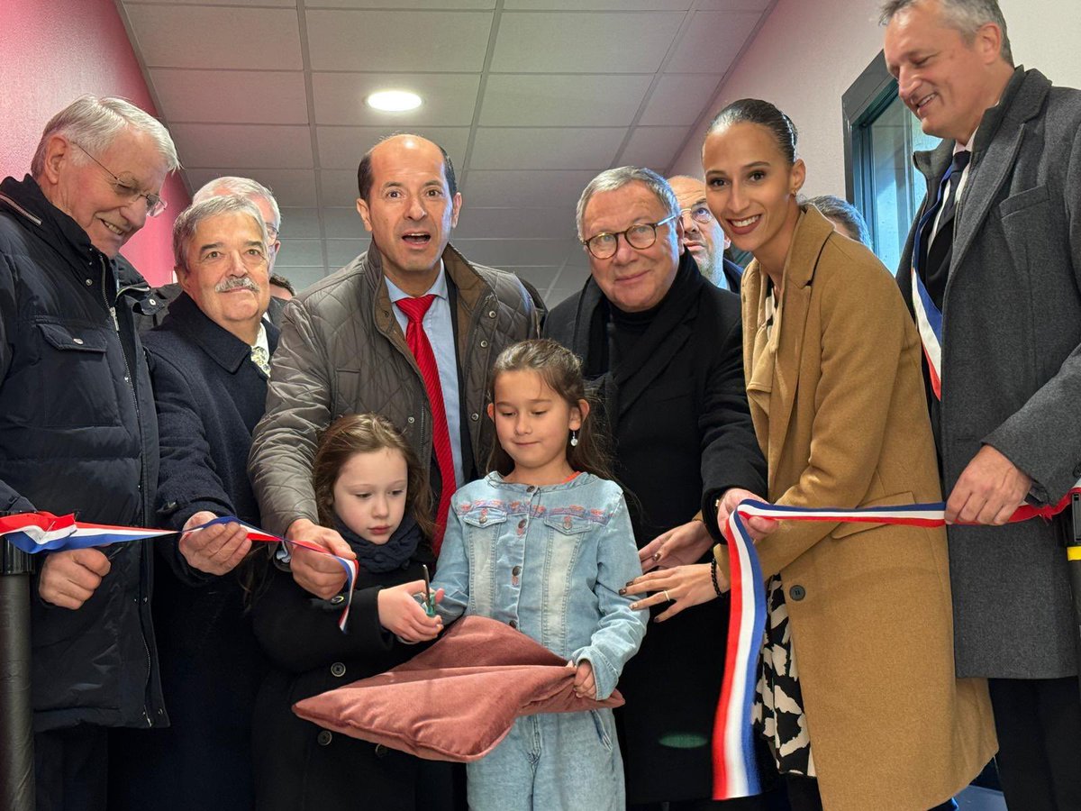 JM_Roze's tweet photo. Une belle après-midi à #Suippes pour l’inauguration de plusieurs projets structurants pour la commune. Des projets dont la plupart ont bénéficié du soutien du @DptMarne. En présence notamment du maire François Collart, du président de la communauté de communes François Mainsant, du sous-préfet Raymond Yeddou @Prefet51, @lise_magnier @ASRomagny @ChevalierSenat ainsi que mes collègues conseillers départementaux @ChristianBruyen Valérie Morand et Thierry Bussy