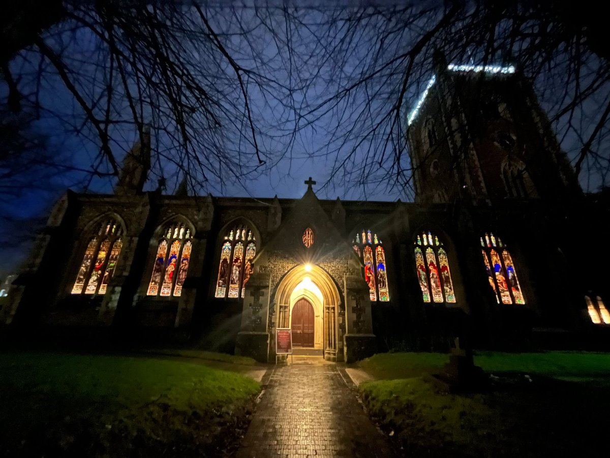 At <a href="/StPeterStAlbans/">St Peter's St Albans</a> ready for Matthew Martin, starting in just a few minutes