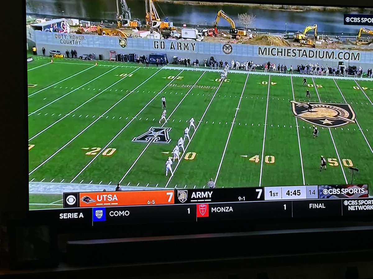 My nephew and niece are representing the 210 but might have got stopped at the border wall🤷🏼‍♂️.#BirdsUp