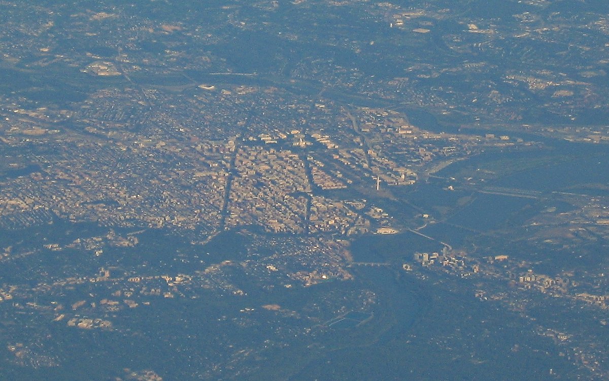 scl901's tweet photo. @danitahamel A high vantage point view of Washington DC as seen from a flight from NYC to Atlanta.
#UpAbove https://t.co/6UCGM7HsUf
