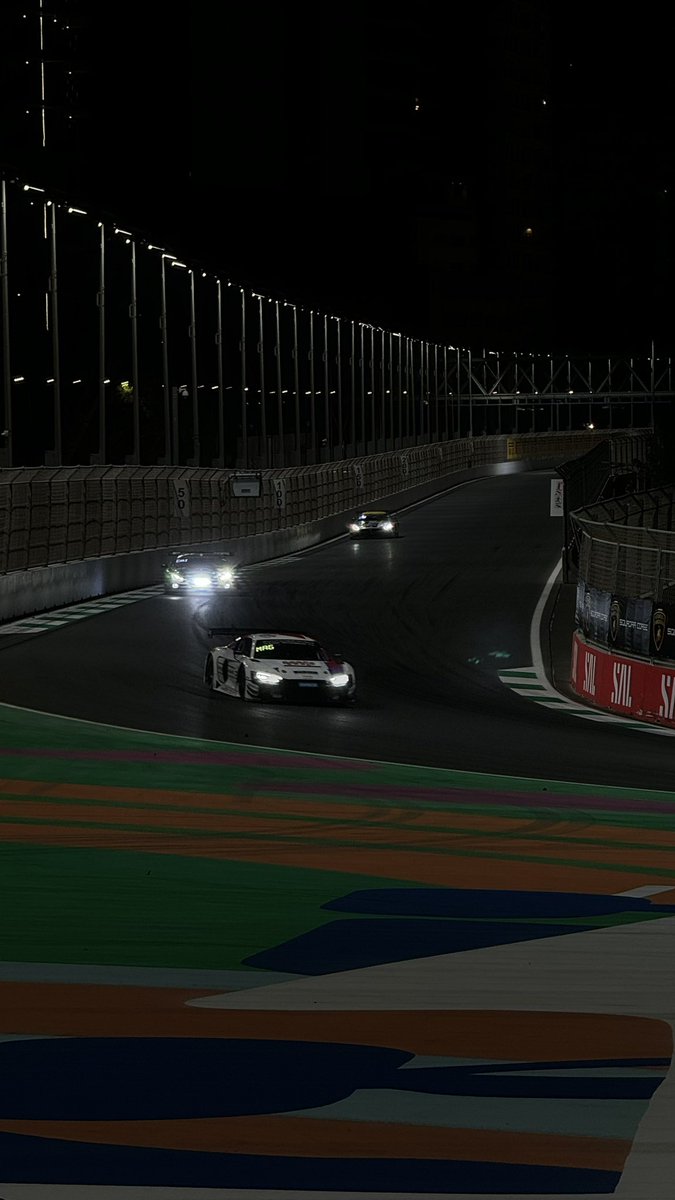 Jh_78i's tweet photo. The final battle 

#حلبة_كورنيش_جدة 
#جدة_جي_تي 
#JeddahGT
#GTWorldChEu 
#GT4Europe https://t.co/3xLGpWSR19