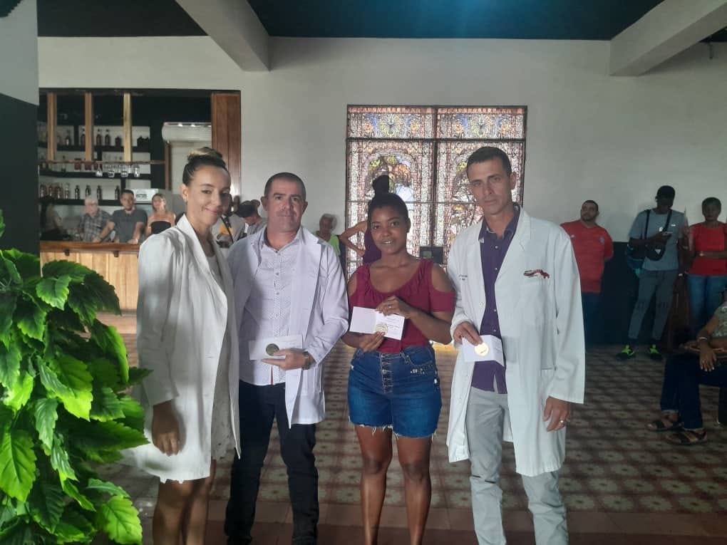DiarioMayabeque's tweet photo. Reconocen en Jaruco a quienes garantizan la salud de la población con motivo del Día de la Medicina Latinoamericana.
#SaludEsPoder #CubaEsSalud #diamundialdelamedicina #latinoamerica #Mayabeque https://t.co/5zEyizAj3y