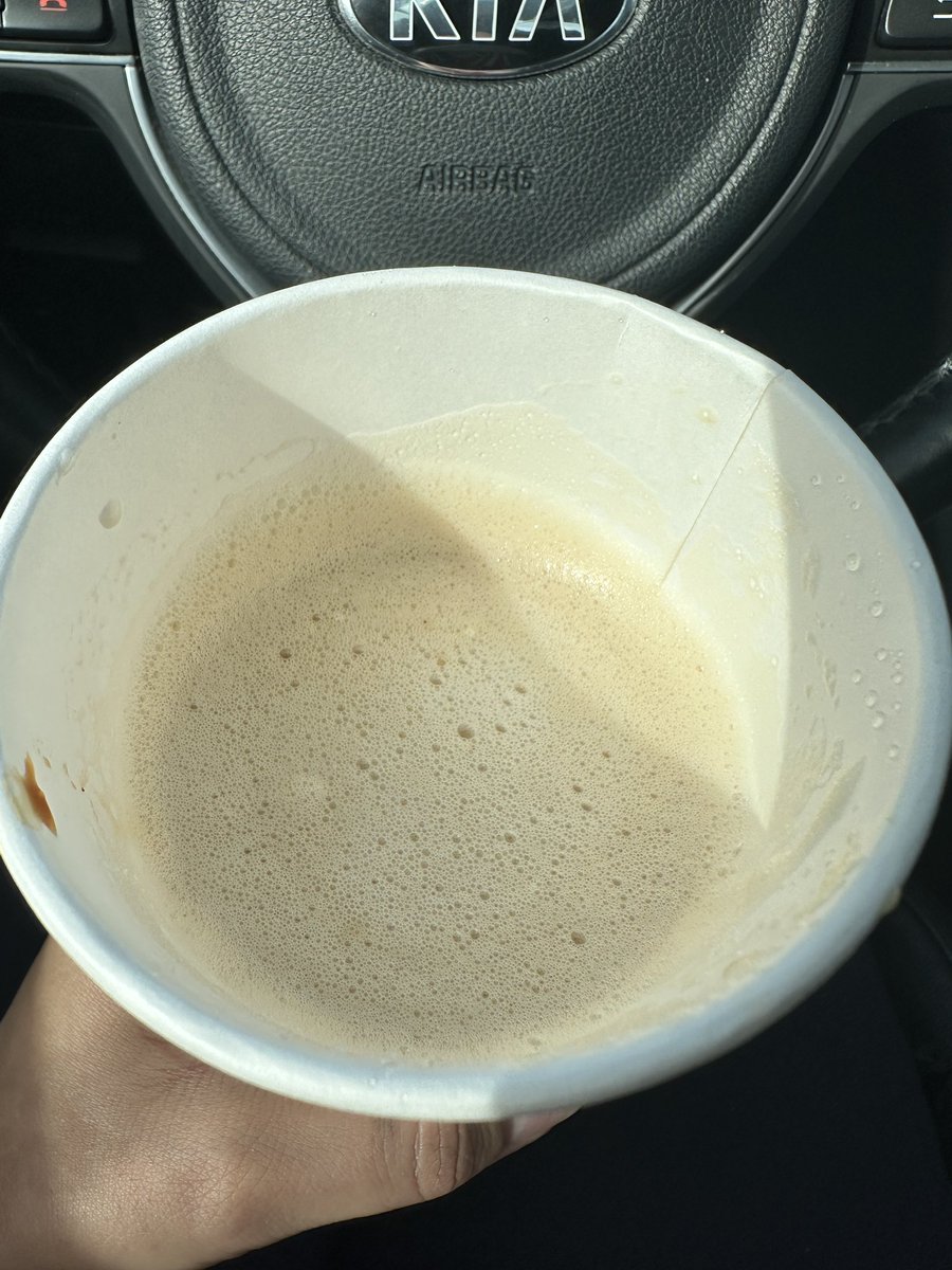 lustingxoxo's tweet photo. @Starbucks such a SCAM❗️ordered a grande hot pecan crunch oat milk latte. The cup felt light, I opened it and it’s half way😫what a way to start my morning. #starbucks https://t.co/XFqGotyhQS