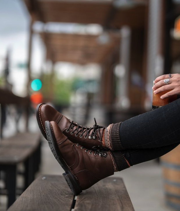 ThursdayBootCo's tweet photo. The Captains Kickinโ Back to Relax โ๏ธ๐
๐ธ: @mariah__dawn_
#ThursdayBoots #WomensStyle #LaceupBoots #ChillWeekends #FallStyle https://t.co/RYhprfS1ok