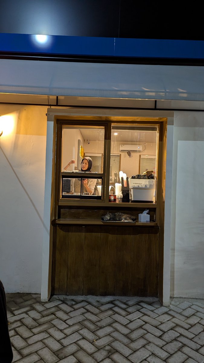 jam 9 malam aku pulang